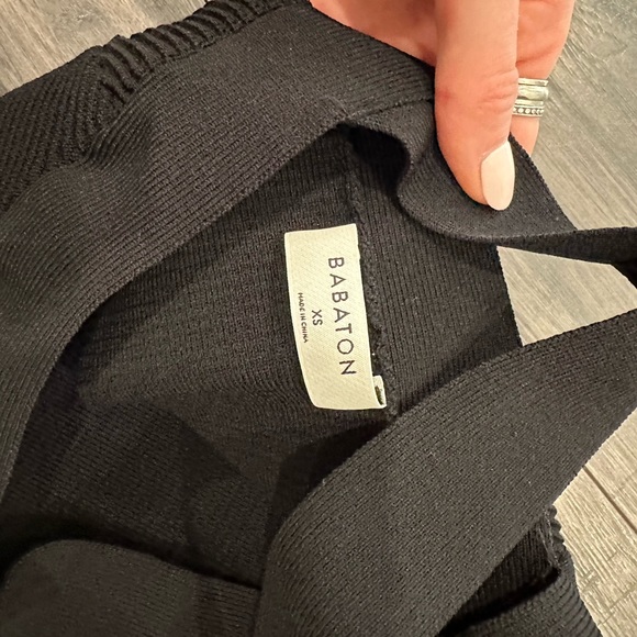 Babaton Ribbed Sculpt Knit Cropped Tank - Picture 2 of 3